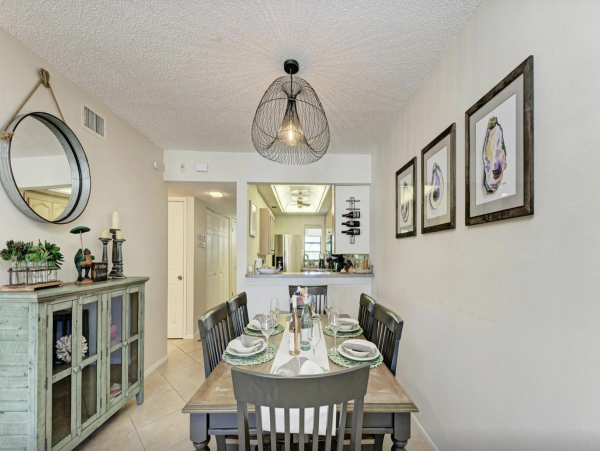 Holmes Beach Stunning Vacation Condo